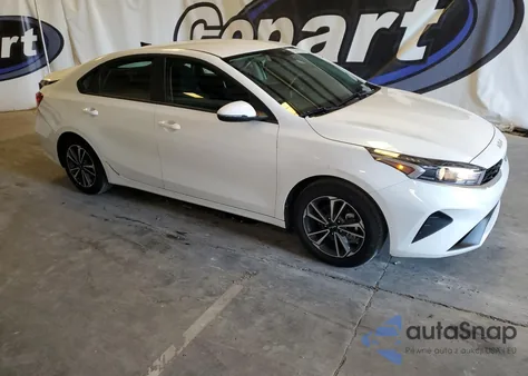 2024 Kia Forte Lx z USA, uszkodzony, nr VIN 3KPF24AD0RE787727